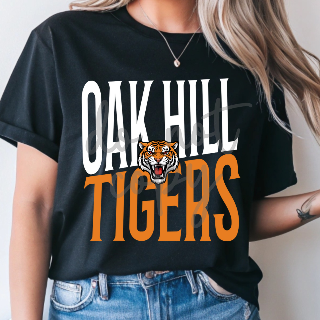 Custom Slanted Typeface Mascot Top — design example 1